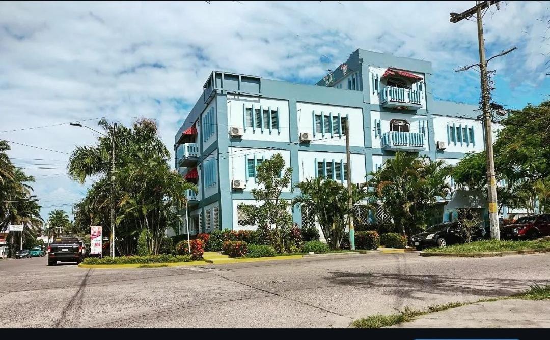 Hotel Carnaval La Ceiba Kültér fotó