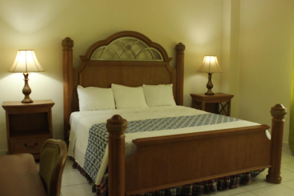 Hotel Carnaval La Ceiba Szoba fotó