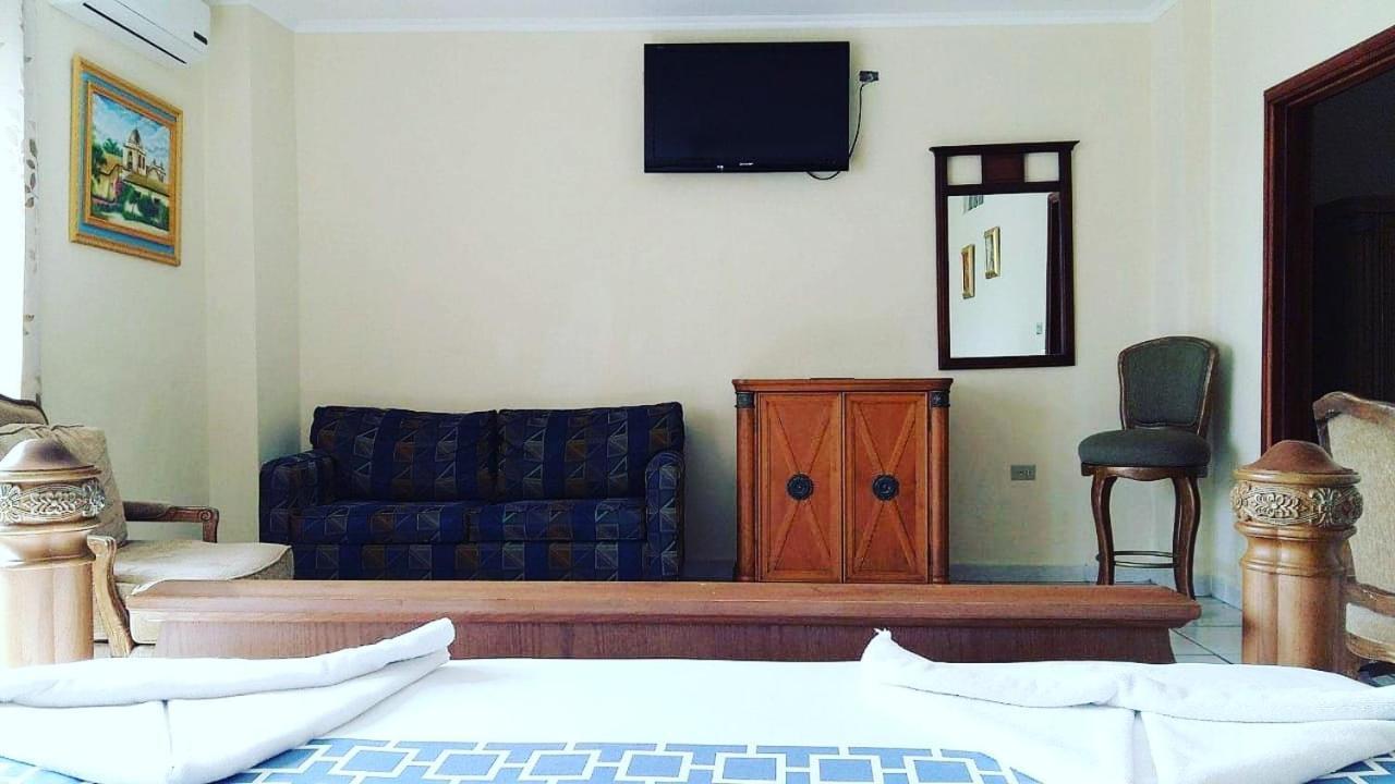 Hotel Carnaval La Ceiba Kültér fotó