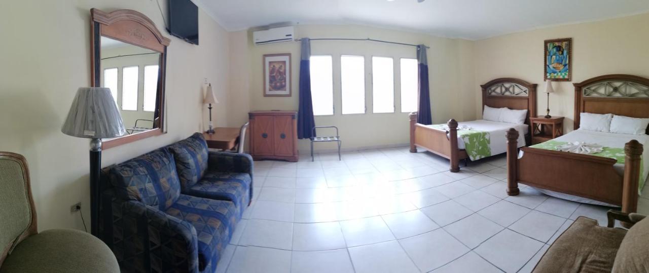 Hotel Carnaval La Ceiba Kültér fotó