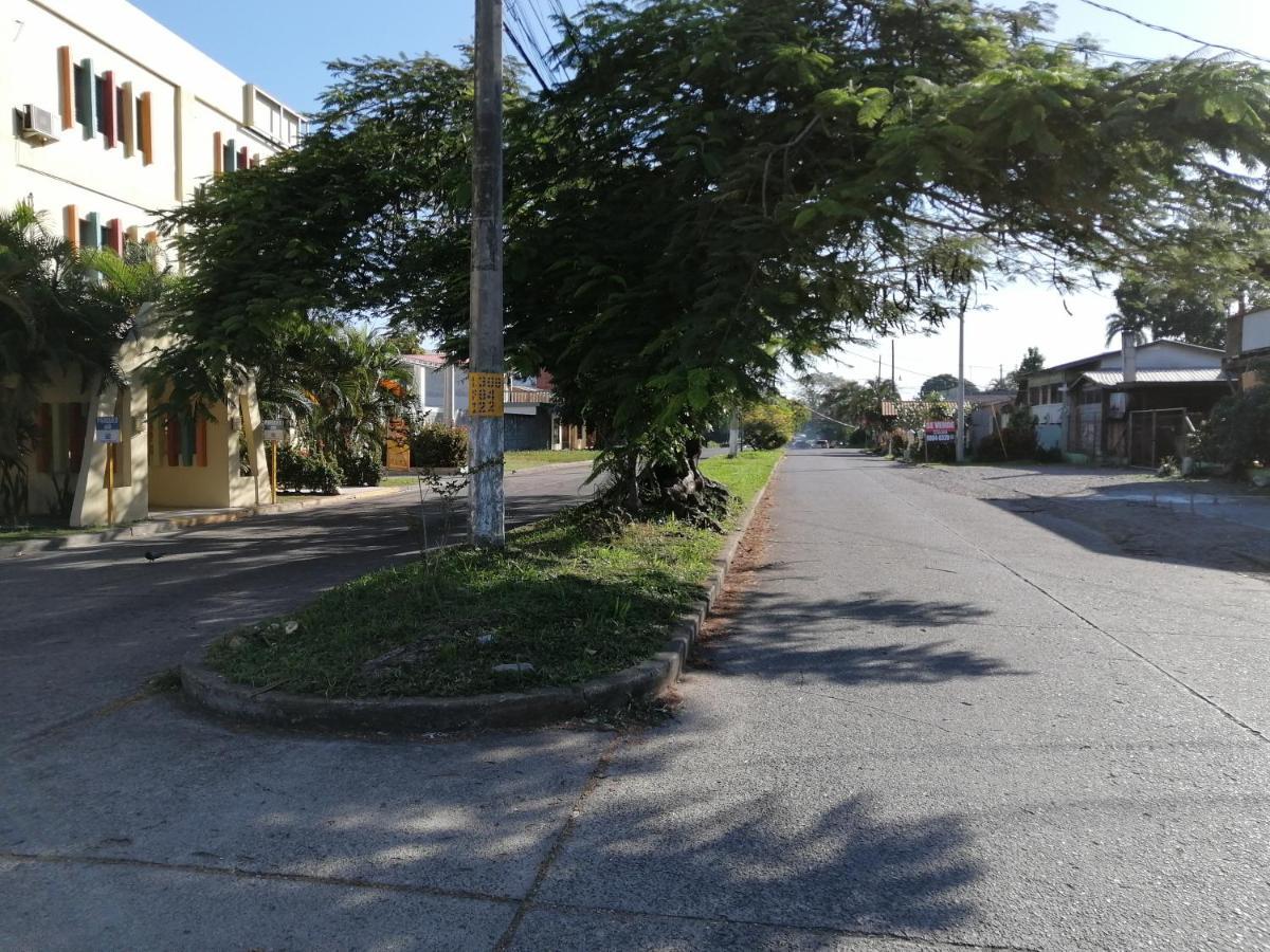 Hotel Carnaval La Ceiba Kültér fotó